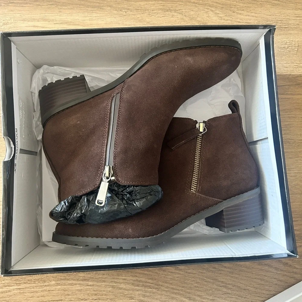 Blondo Samara Waterproof Ankle Boots – Brown Suede – Size 8 – New in Box